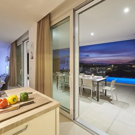 Villa Trogir * 特罗吉尔