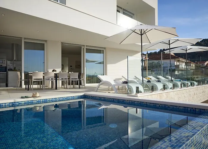 Villa Trogir וילה