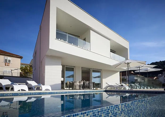 Villa Trogir * טרוגיר