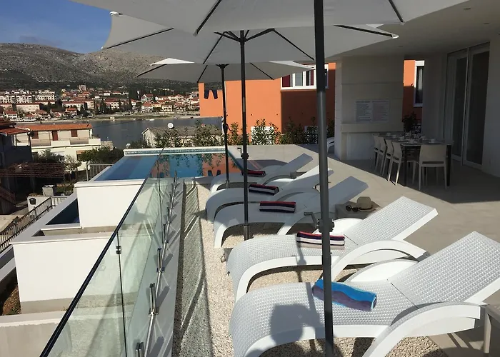 Villa Trogir Вілла Трогір